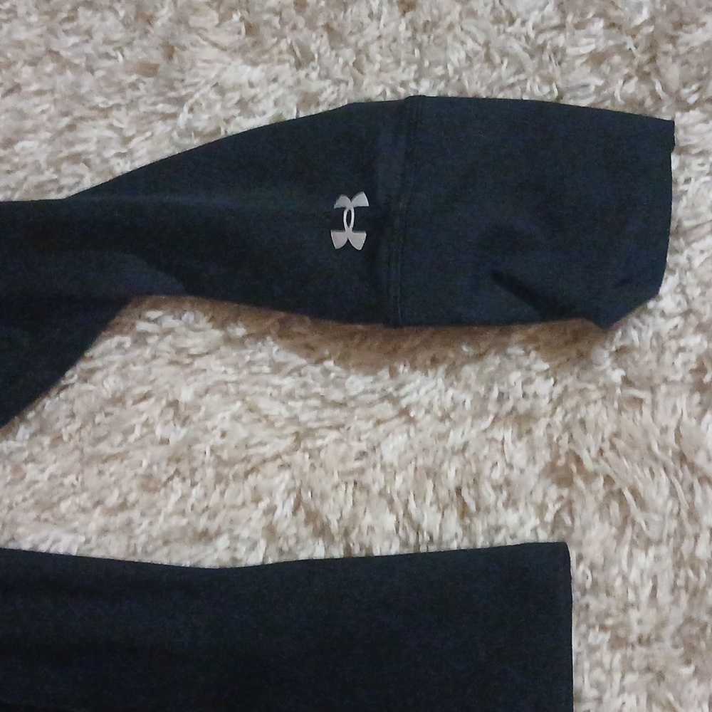 NWT UNDER ARMOUR FITTED MOCK NECK TOP - Picture 2 of 9